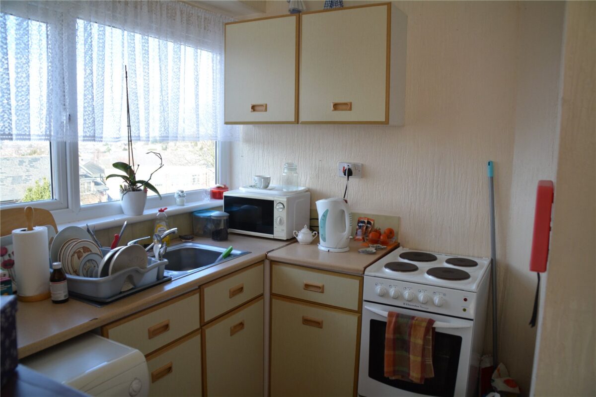 1 Bedroom Top Floor Flat