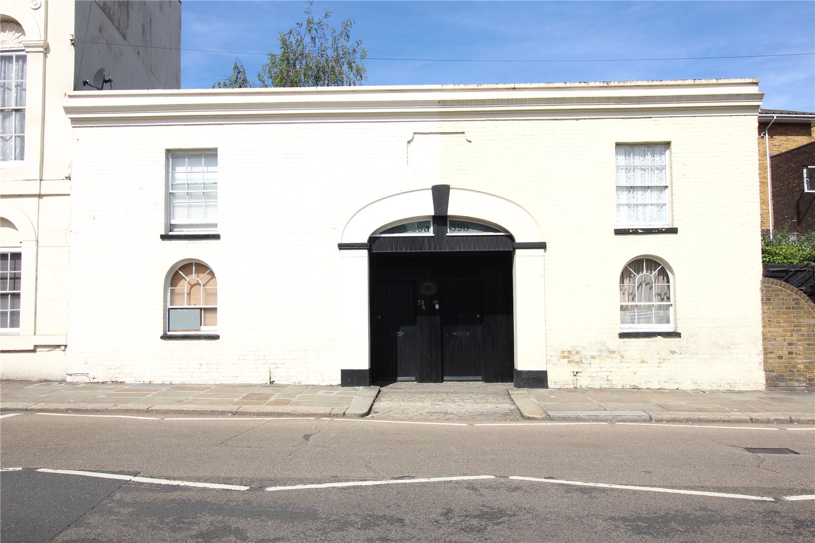2 bedroom maisonette