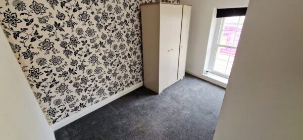 2 bedroom maisonette