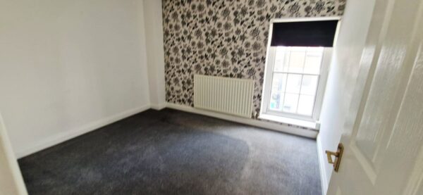 2 bedroom maisonette
