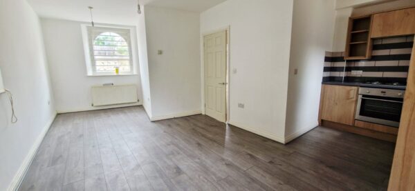 2 bedroom maisonette