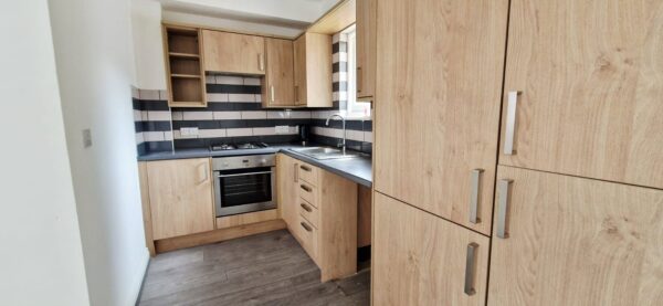 2 bedroom maisonette