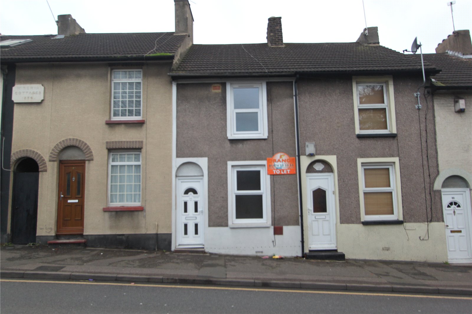 2 Bedroom Mid terrace house situated in Northfleet.