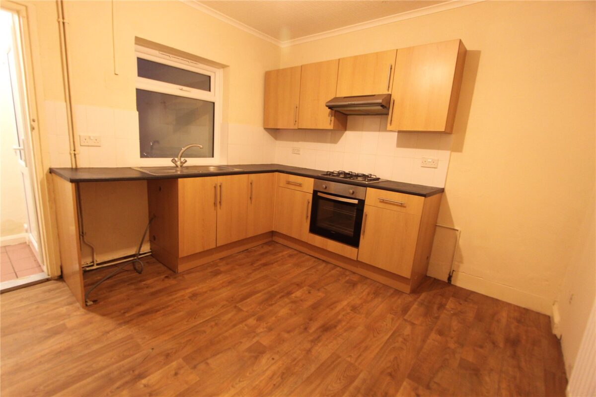 2 Bedroom Mid terrace house situated in Northfleet.