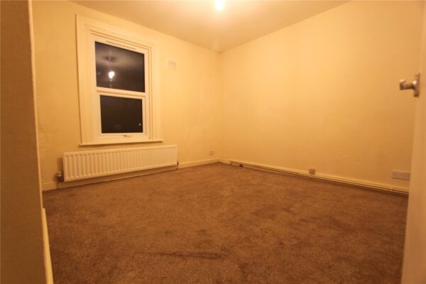2 Bedroom Mid terrace house situated in Northfleet.