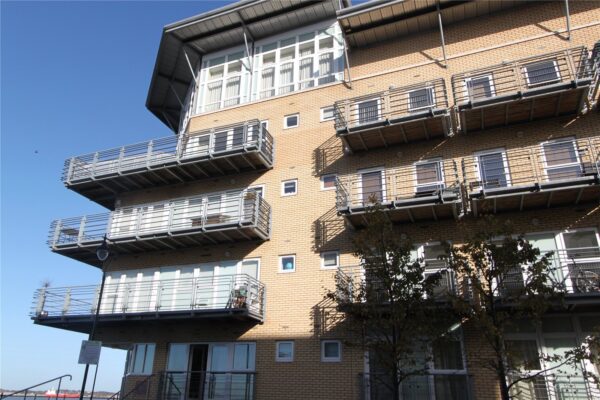 RIVER FRONT APARTMENT