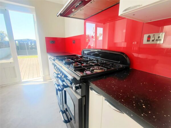 4 Bedroom Mid Terrace