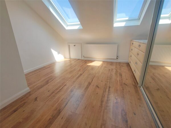 4 Bedroom Mid Terrace