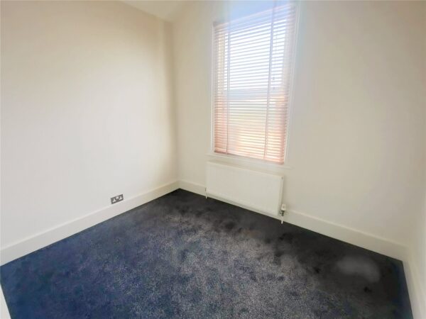 4 Bedroom Mid Terrace