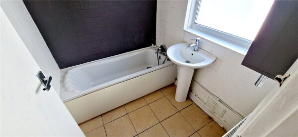 1 bedroom ground floor flat
