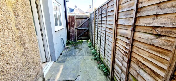 1 bedroom ground floor flat