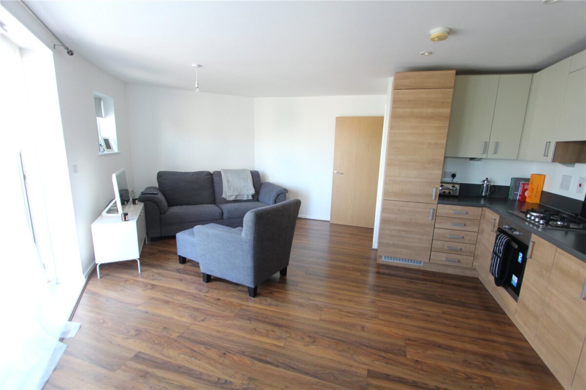 2 bedroom 2nd Floor Apartment