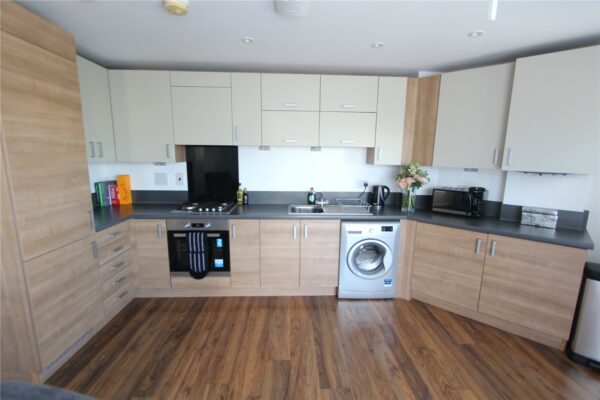 2 bedroom 2nd Floor Apartment