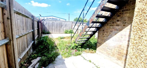 2 Bedroom Ground Floor Flat