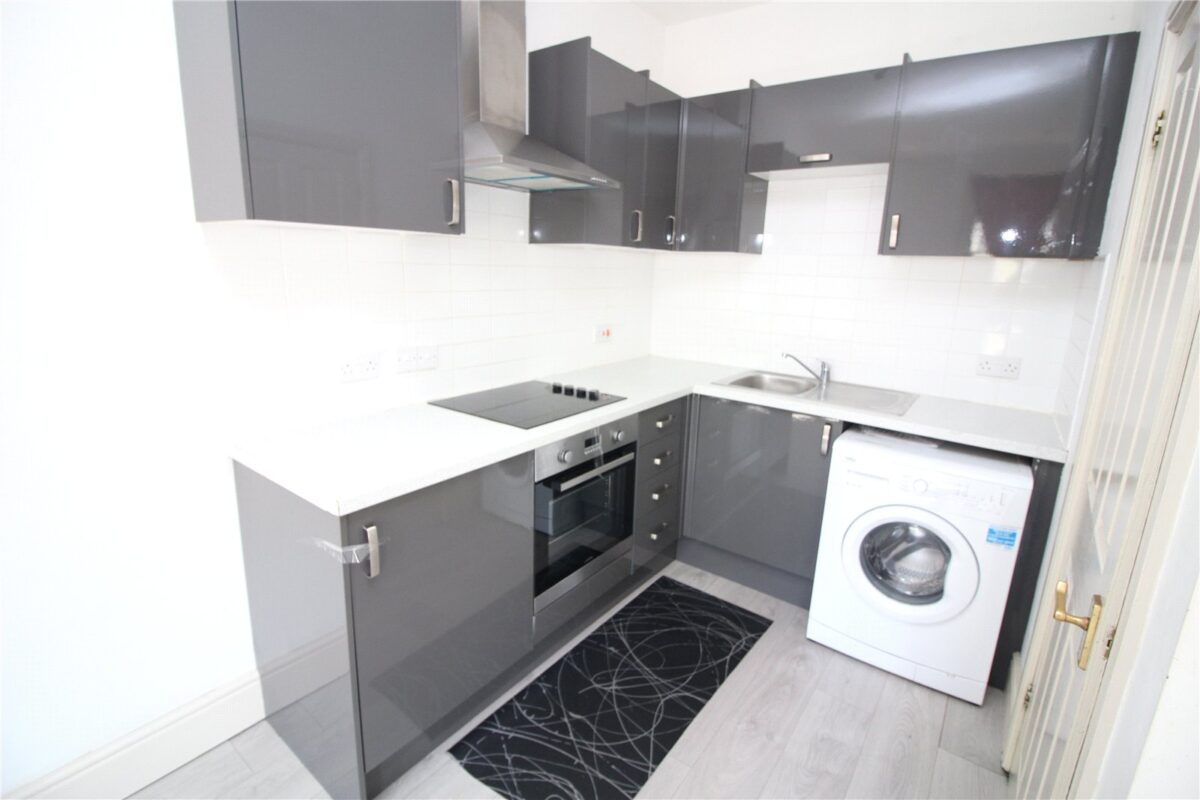 2 BEDROOM 2 BATHROOM APARTMENT
