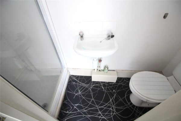 2 BEDROOM 2 BATHROOM APARTMENT