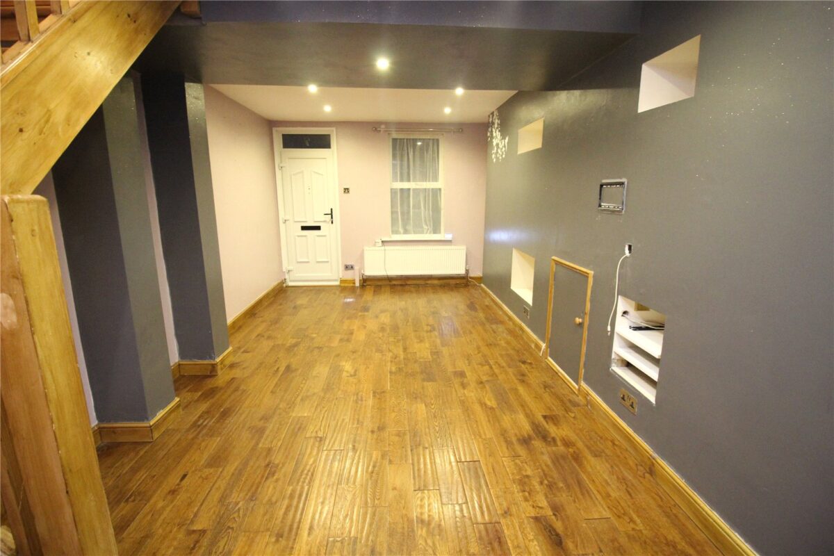 2 Bedroom End of Terrace House