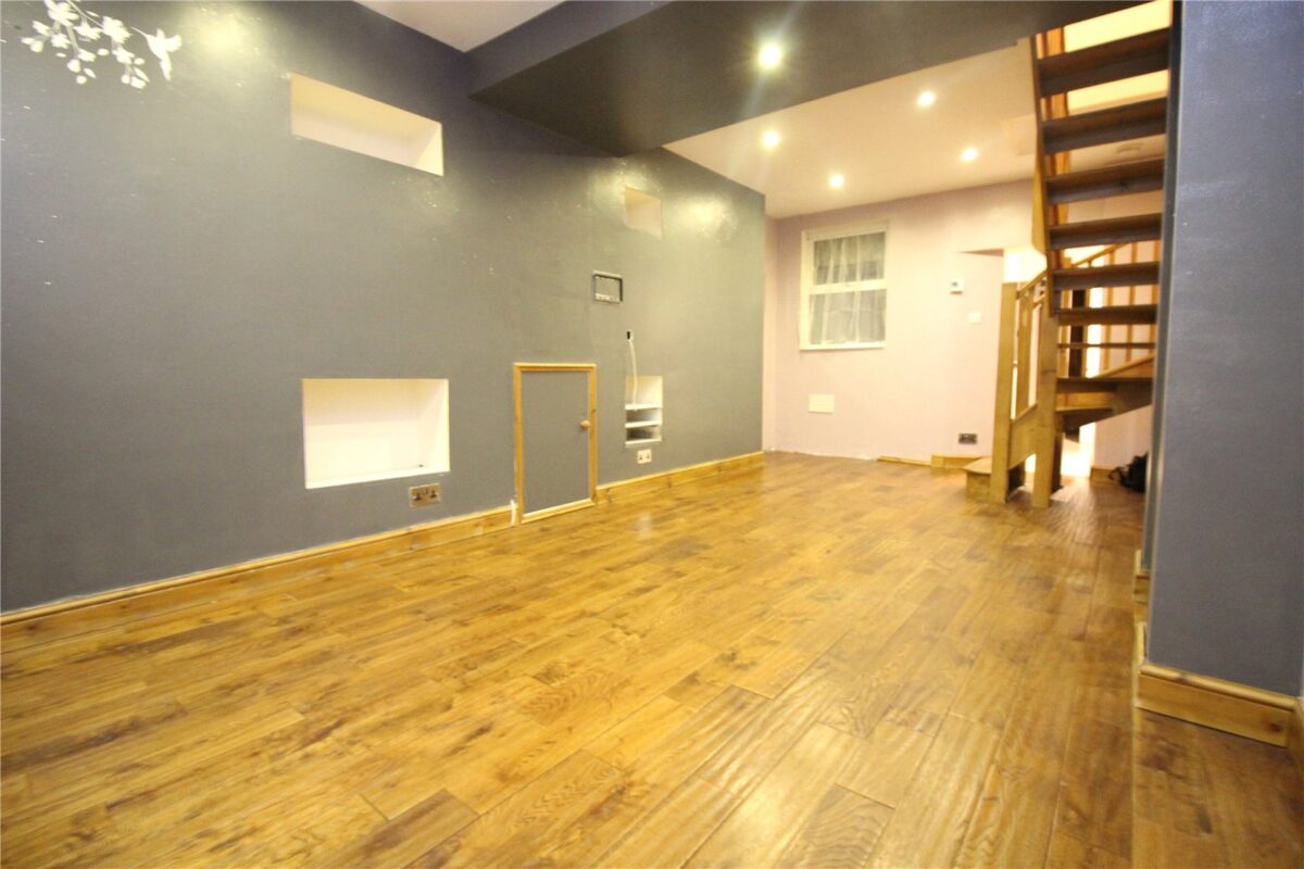 2 Bedroom End of Terrace House