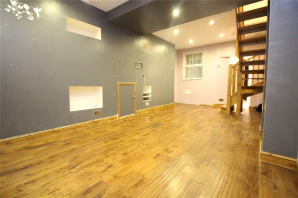 2 Bedroom End of Terrace House