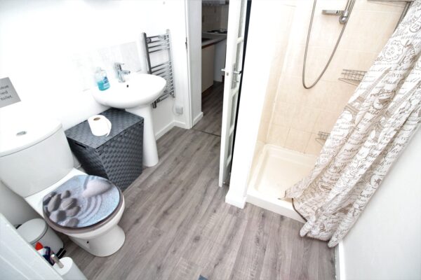 1 Bedroom, 1st Floor Flat