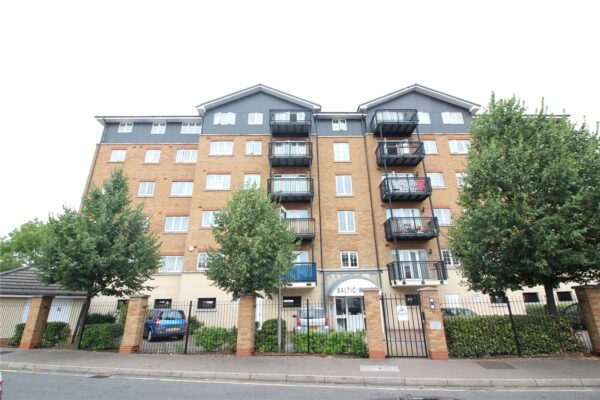 2 BEDROOM RIVER FRONT APARTMENT