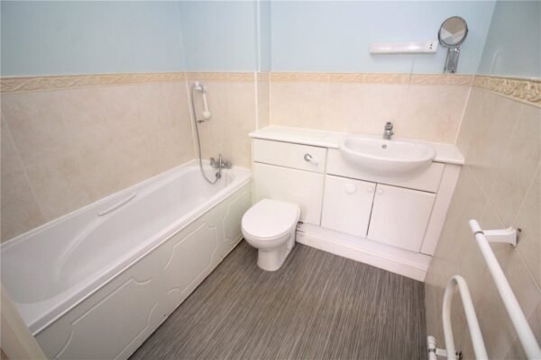 2 BEDROOM RIVER FRONT APARTMENT