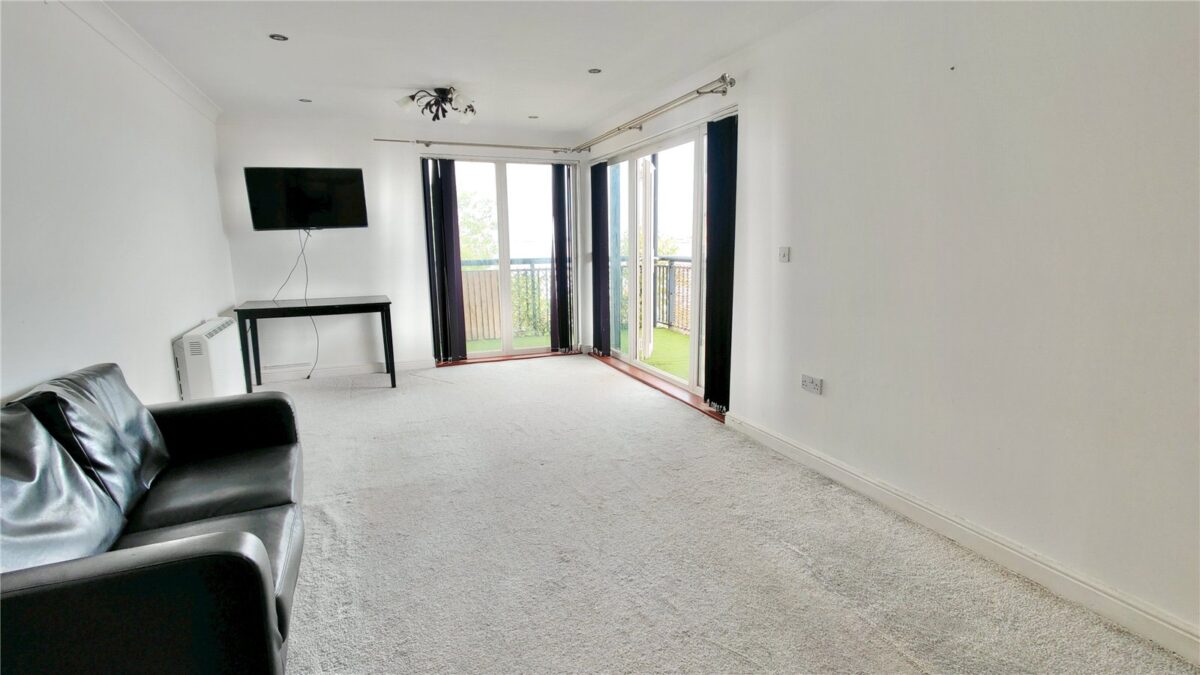 2 BEDROOM RIVER FRONT APARTMENT