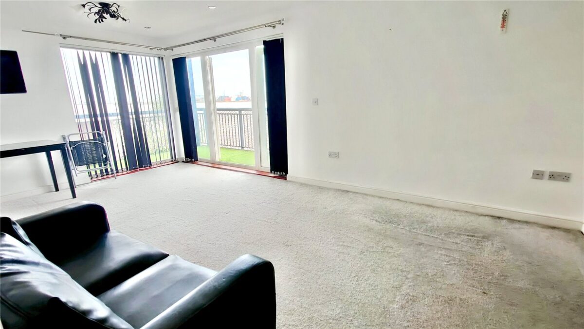 2 BEDROOM RIVER FRONT APARTMENT