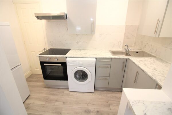 GROUND FLOOR STUDIO APARTMENT