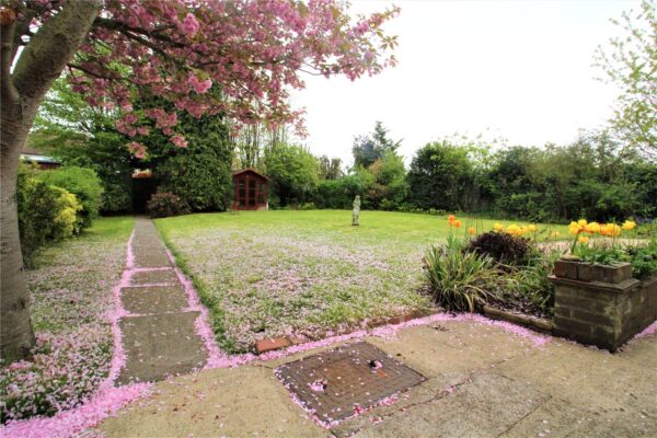4 BEDROOM DETACHED BUNGALOW