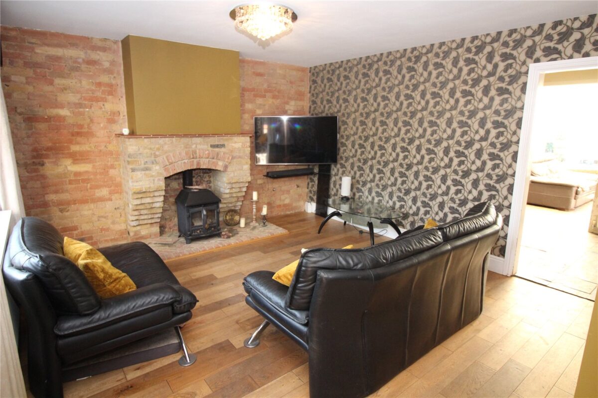 3 BEDROOM SEMI WITH GATED PARKING
