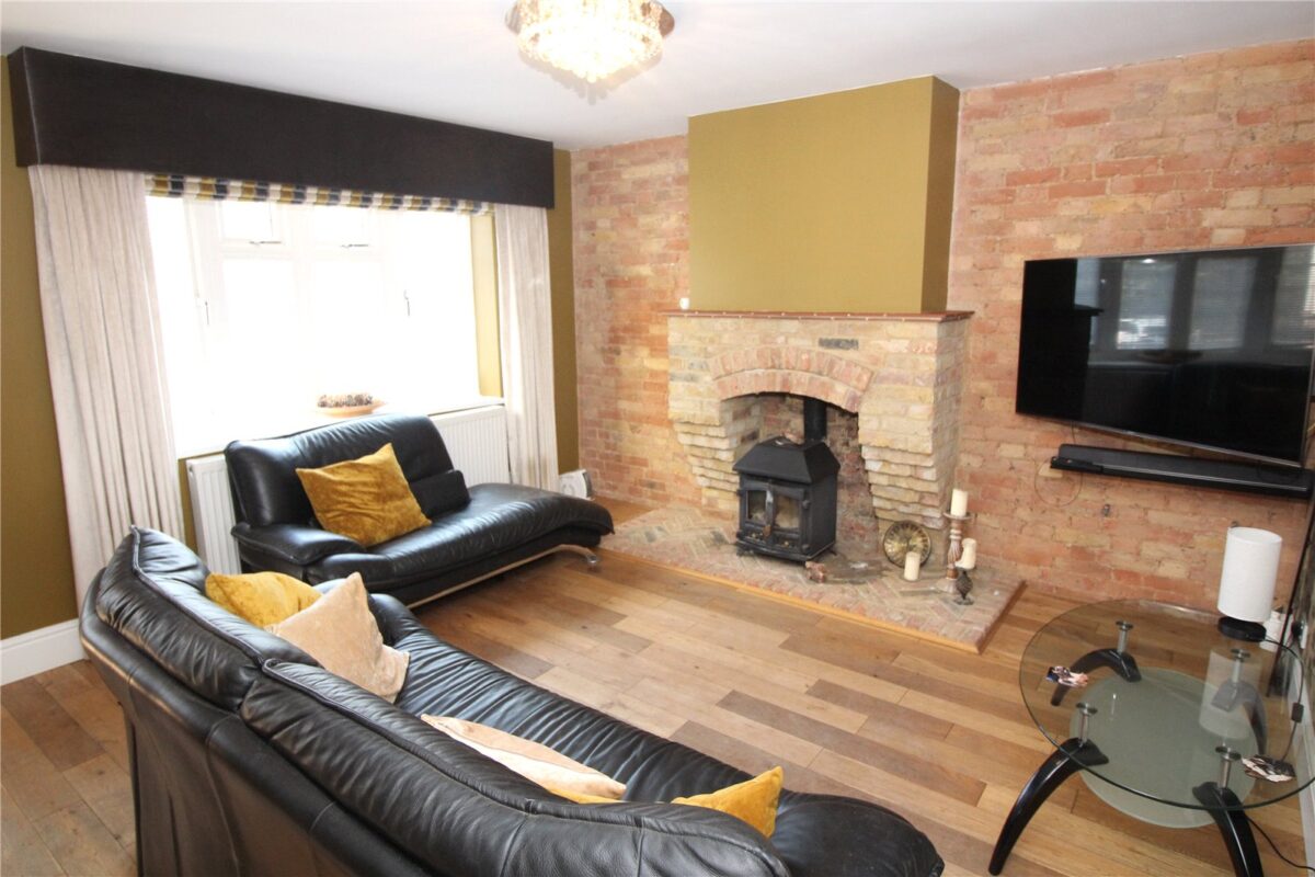 3 BEDROOM SEMI WITH GATED PARKING