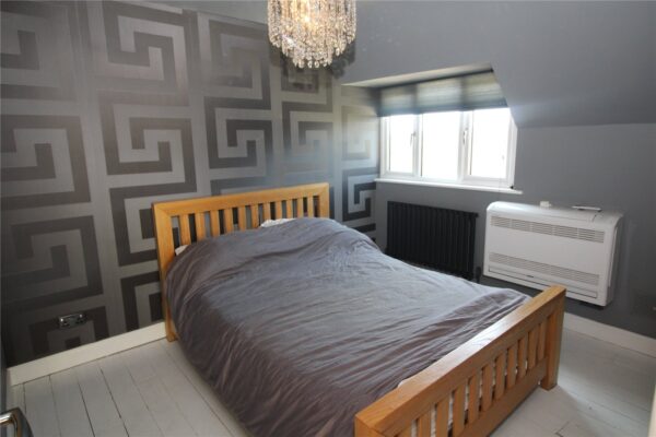 3 BEDROOM SEMI WITH GATED PARKING