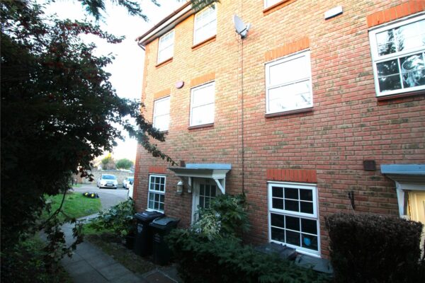 3/4 BEDROOM EOT TOWN HOUSE