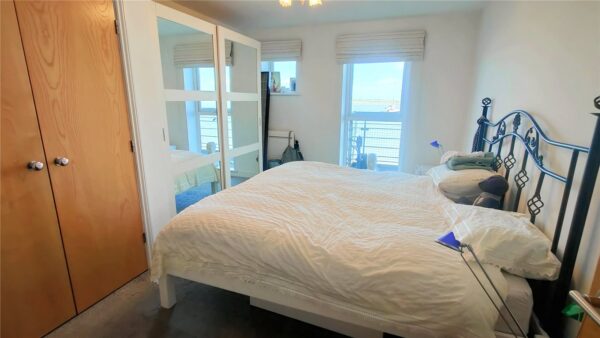 STUNNING 2 BEDROOM APARTMENT