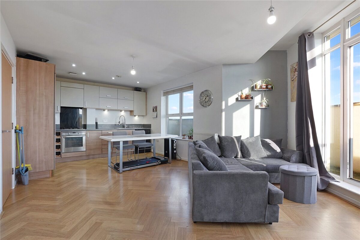 2 bedroom top floor apartment