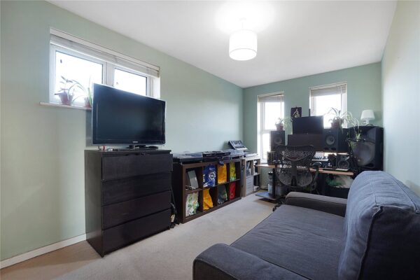 2 bedroom top floor apartment