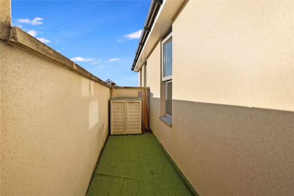 2 bedroom top floor apartment