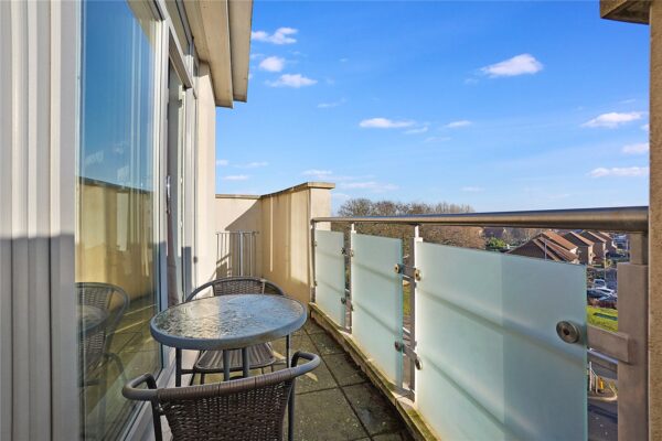 2 bedroom top floor apartment