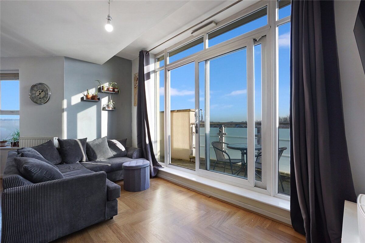 2 bedroom top floor apartment