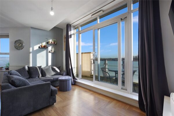 2 bedroom top floor apartment