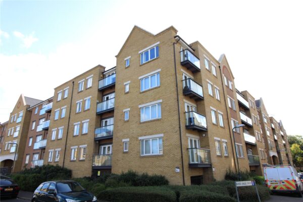 2 BEDRROM GROUND FLOOR APARTMENT