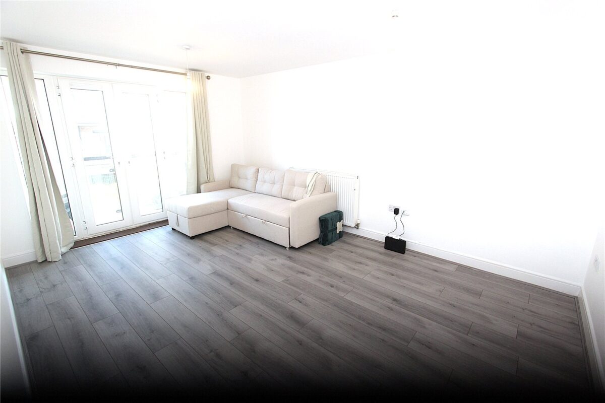 2 BEDRROM GROUND FLOOR APARTMENT