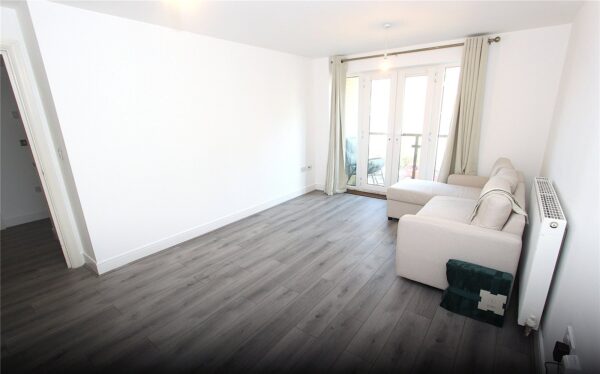 2 BEDRROM GROUND FLOOR APARTMENT