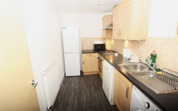 2 BEDRROM GROUND FLOOR APARTMENT