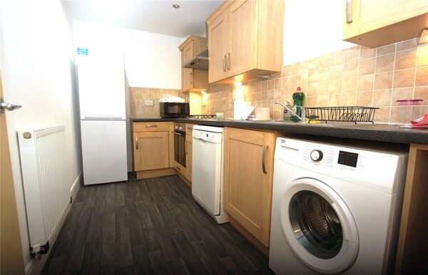 2 BEDRROM GROUND FLOOR APARTMENT
