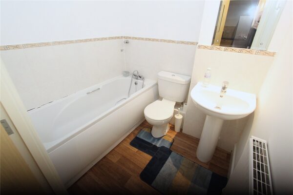 2 BEDRROM GROUND FLOOR APARTMENT