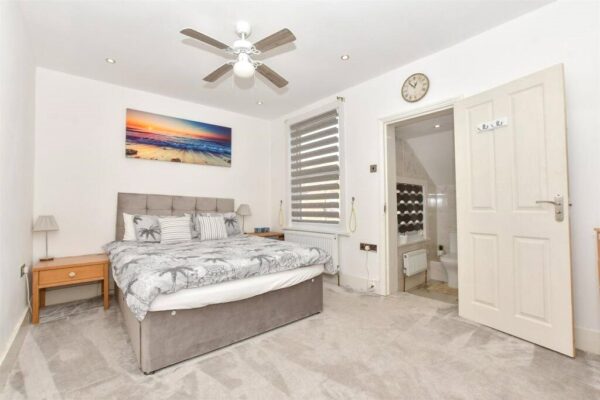 2 BEDROOM END OF TERRACE HOUSE