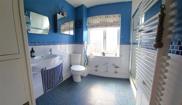 3 BEDROOM FAMILY HOME