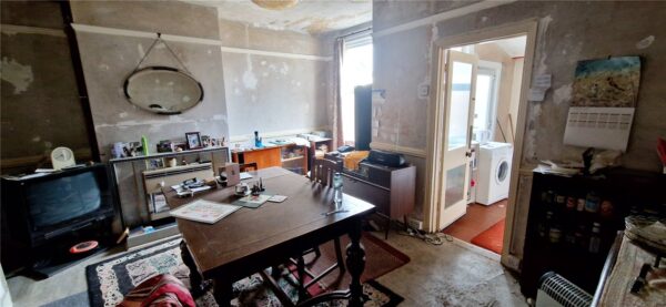 2 BED MID TERRACE HOUSE